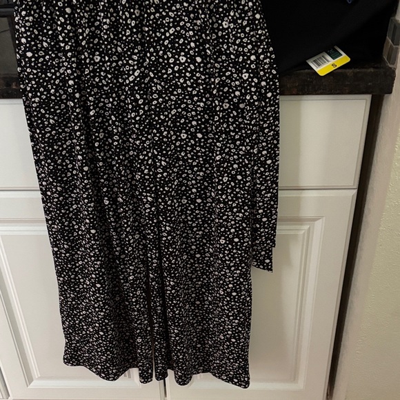 Muse Petite navy/white floral jumpsuit - Picture 3 of 4